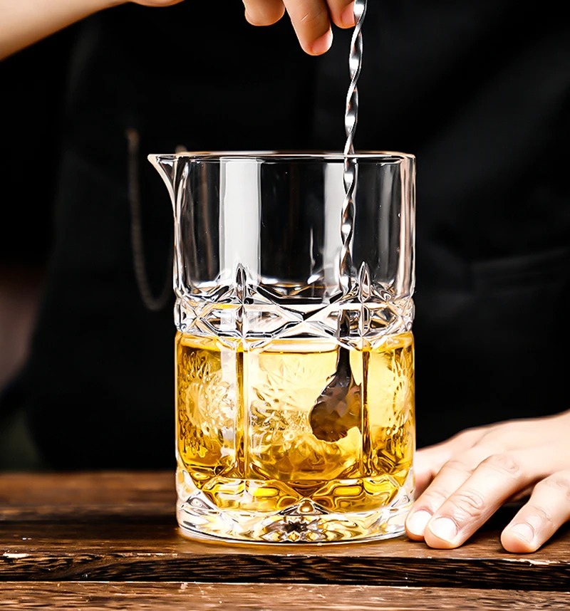 Professional Cocktail Mixing Glass 550ml Weighted Bottom - Image 2